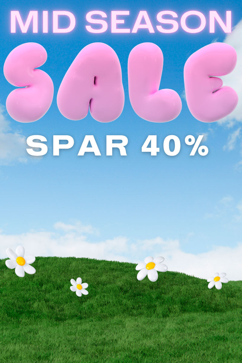 Billedet viser en blå himmel og en grøn mark. Billedet bruges som markedsføring af mid season sale for J By J Fashion, hvor der er 40% rabat på en masse produkter