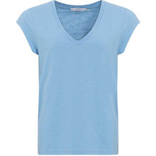 COSTER COPENHAGEN CCH1101 V-NECK T-SHIRT 588 LYSEBLÅ - J BY J Fashion