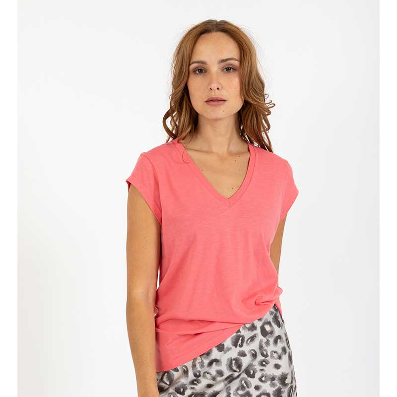 Coster Copenhagen CCH1101 V-Neck T-Shirt 637 Coral Paradise - J BY J Fashion