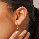 ENAMEL BELLE PEARL HOOPS GULD - J BY J Fashion