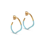 ENAMEL SWAY HOOPS GULD & LYSEBLÅ