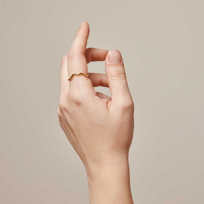 ENAMEL SWAY RING GULD - J BY J Fashion
