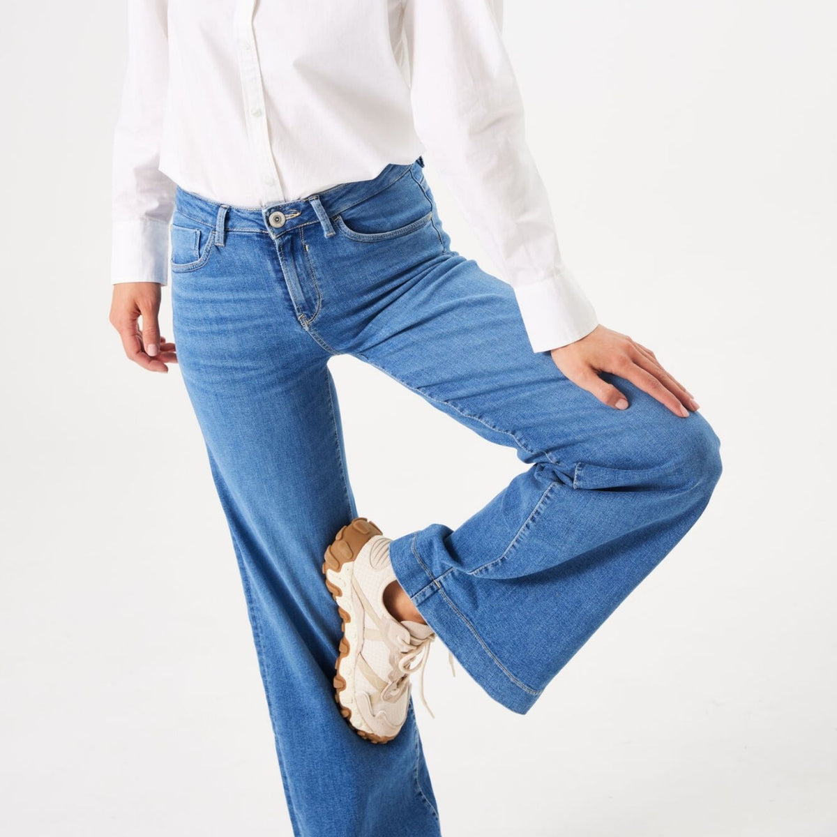Garcia 249-7237 Celia Wide Fit Jeans Medium Used