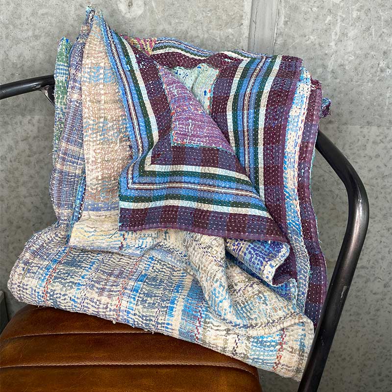 J BY J KANTHA SARI BLANKET NO. 10 150 X 200 CM BLÅ