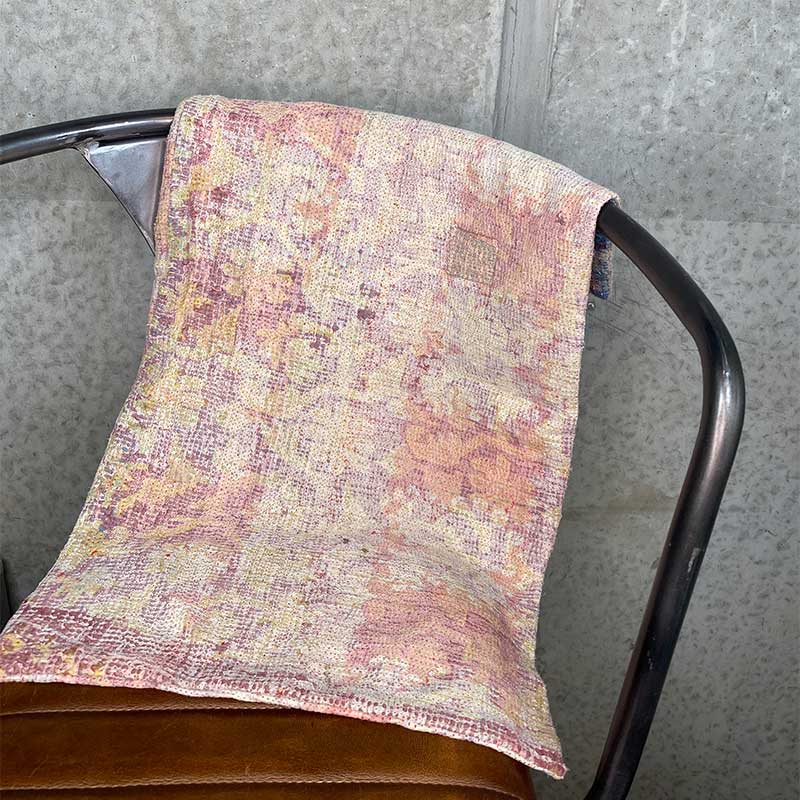 J BY J KANTHA SARI CUSHION NO. 01 35 X 60 CM ROSA