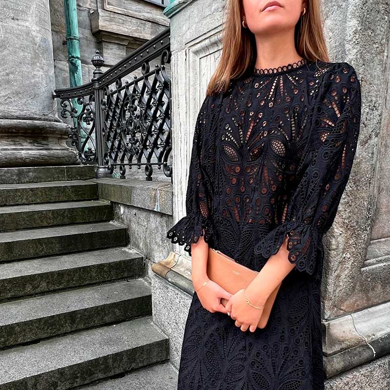 NEO NOIR ADELA EMBROIDERY BLOUSE SORT