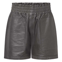 DEPECHE 50772 LEATHER SHORTS GRÅ-fra-DEPECHE-hos-J BY J Fashion