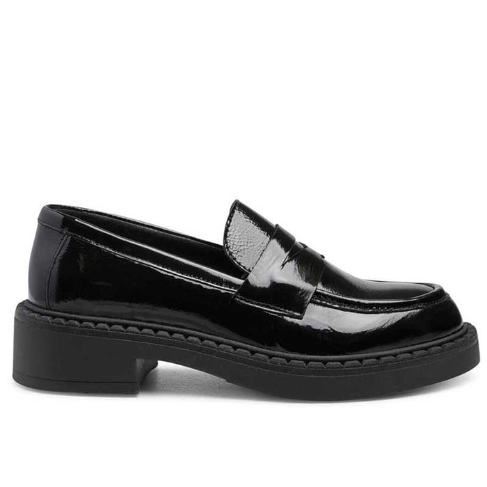 PAVEMENT NAYELI PATENT LOAFERS SORT - J BY J Fashion