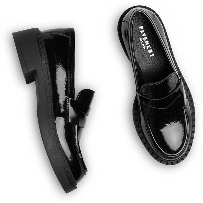 PAVEMENT NAYELI PATENT LOAFERS SORT-fra-PAVEMENT-hos-J BY J Fashion