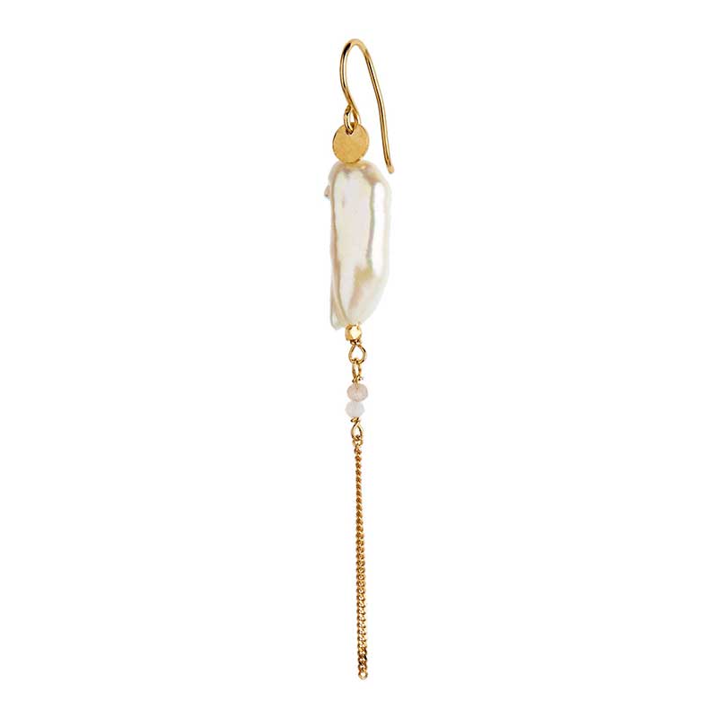 STINE A LONG BAROQUE PEARL WITH CHAIN EARRING GULD - J BY J Fashion