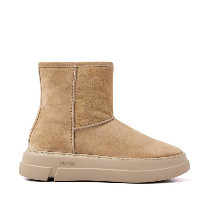 VIA VAI BLUE SUEDE BOOTS SAND-fra-VIA VAI-hos-J BY J Fashion