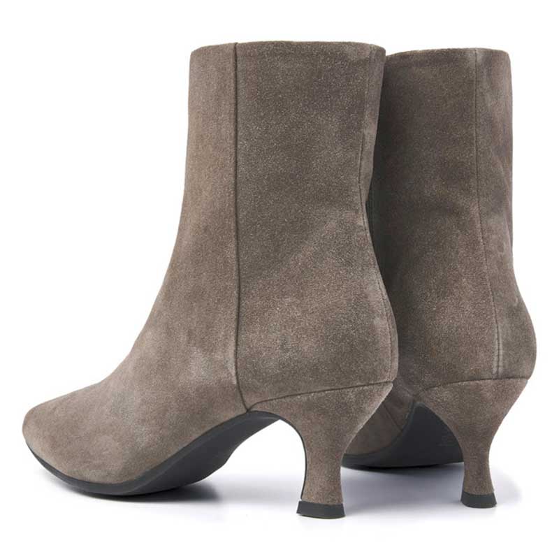 VIA VAI NOELLE SUEDE BOOTS GRÅ-fra-VIA VAI-hos-J BY J Fashion