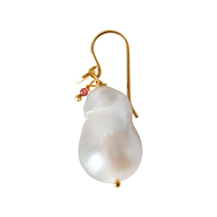 STINE A BAROQUE PEARL EARRING GULD-fra-STINE A-hos-J BY J Fashion